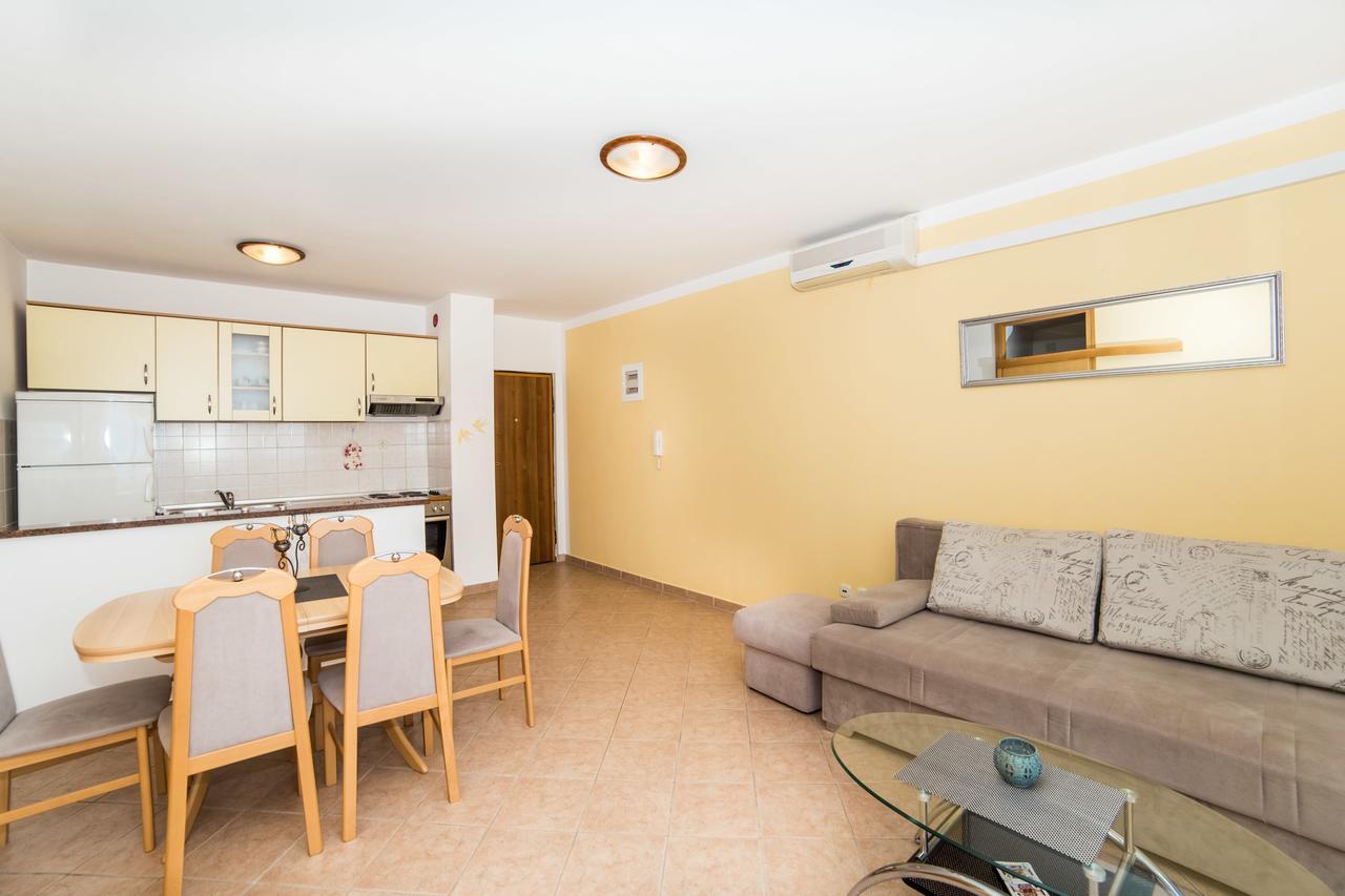 Apartment Clear Sky Baška Voda Екстериор снимка